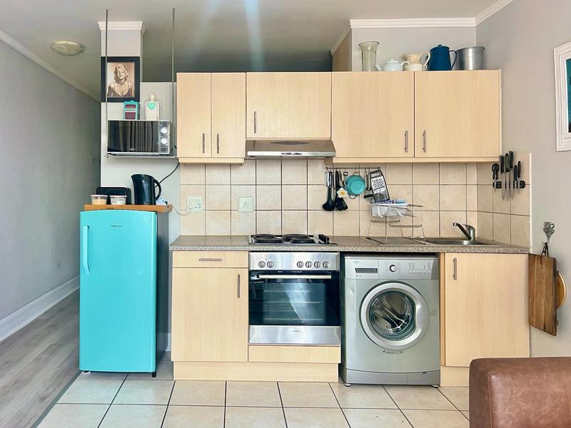 1 Bedroom Property for Sale in Zonnebloem Western Cape